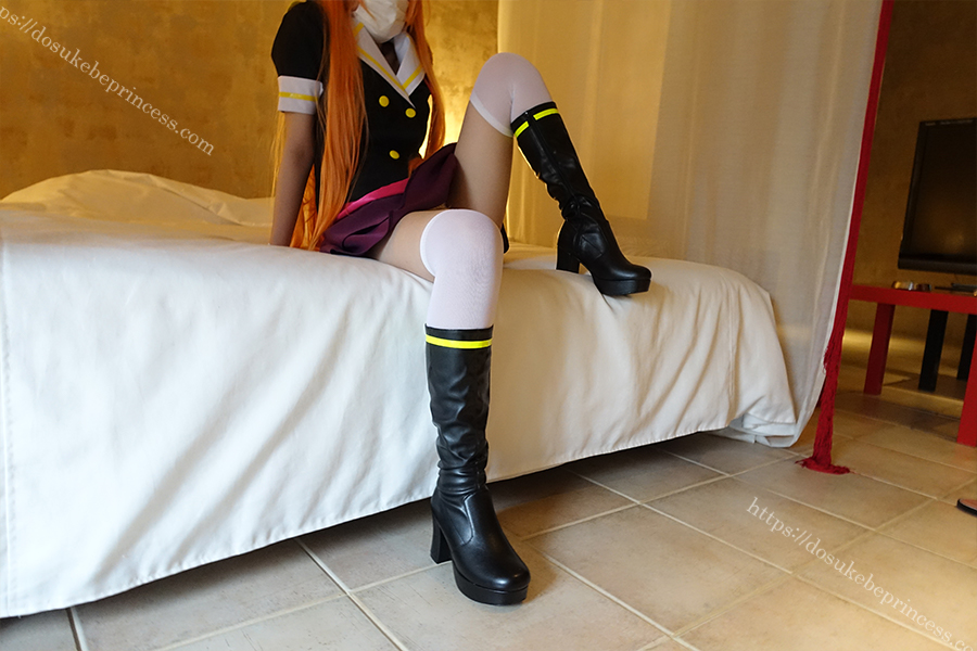 ラブライブ！優木あんじゅのコスプレでポーズをとるコスプレイヤー