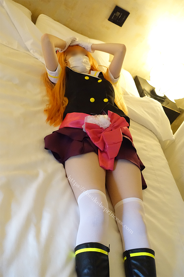 ラブライブ！優木あんじゅのコスプレでポーズをとるコスプレイヤー