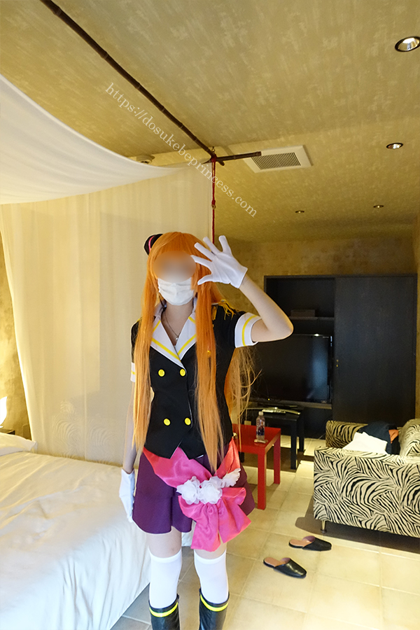 ラブライブ！優木あんじゅのコスプレでポーズをとるコスプレイヤー