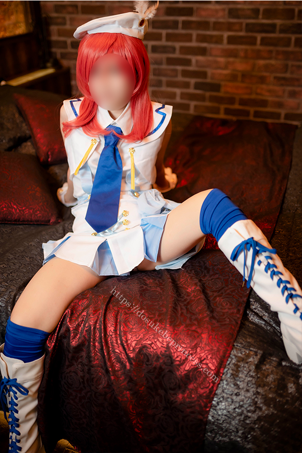 ラブライブ！西木野真姫のコスプレでポーズをとるコスプレイヤー