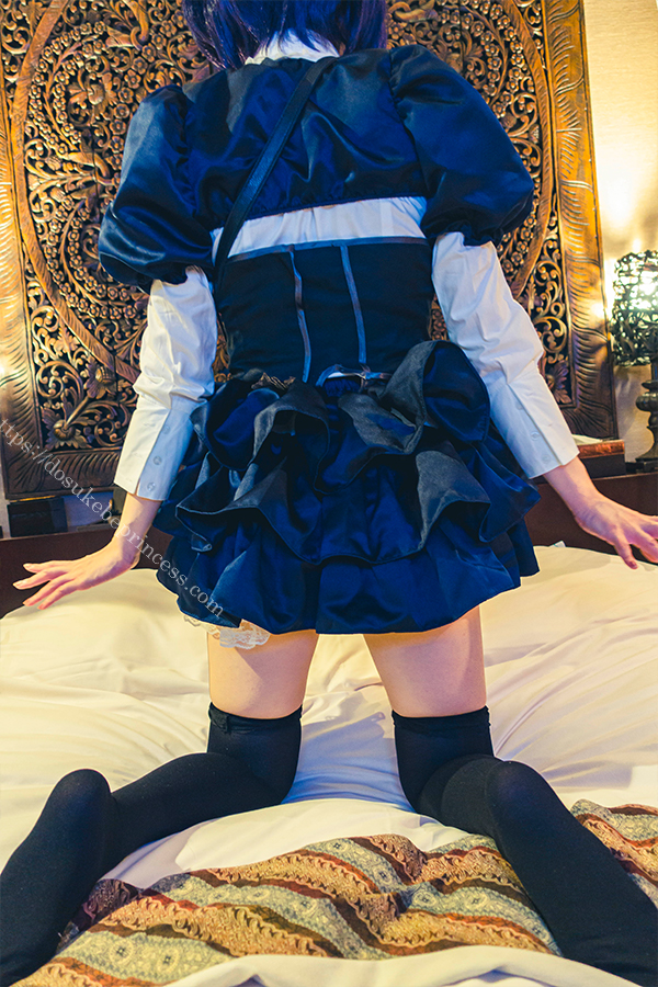 中二病でも恋がしたい！小鳥遊六花ちゃんのコスプレでポーズをとるコスプレイヤー