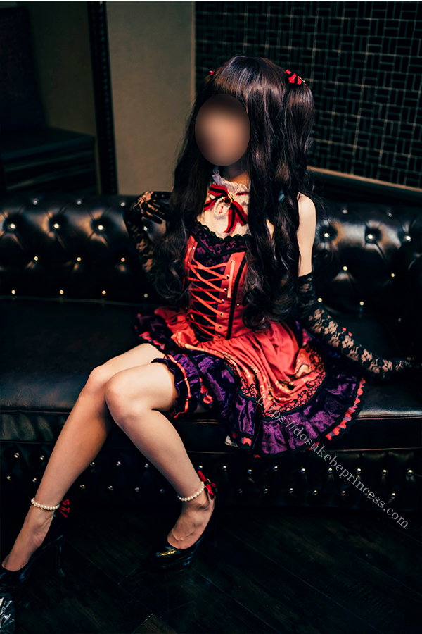 アイドルマスターシンデレラガールズ一之瀬志希のコスプレでポーズをとるコスプレイヤー