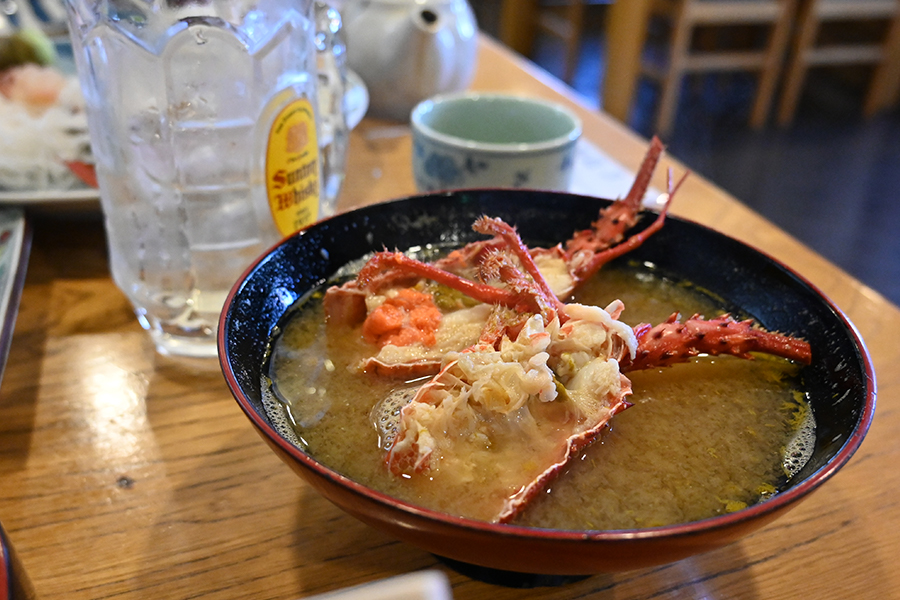 下田で金目鯛と伊勢エビを食べる