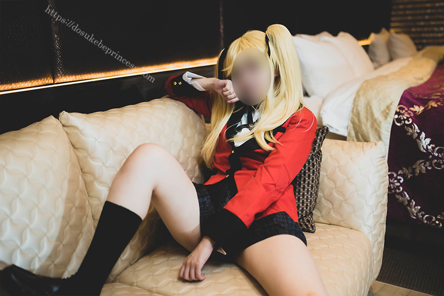 賭けグルイ早乙女芽亜里コスプレでポーズをとるコスプレイヤー