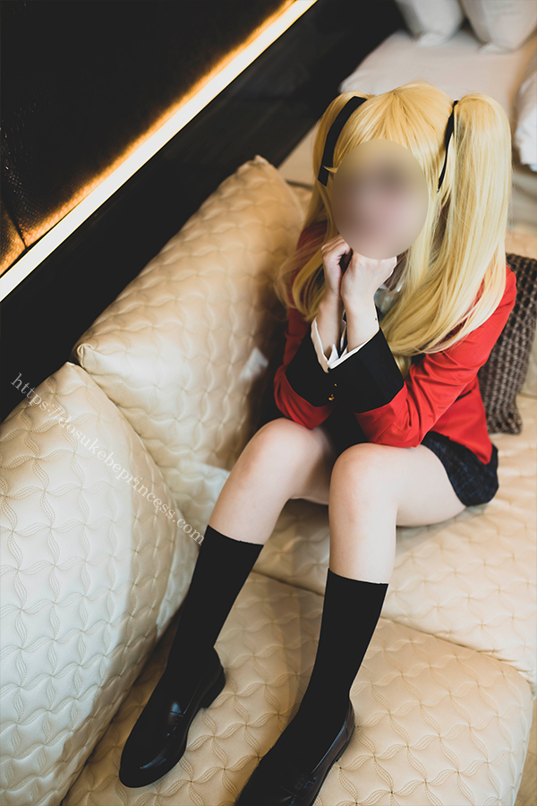 賭けグルイ早乙女芽亜里コスプレでポーズをとるコスプレイヤー