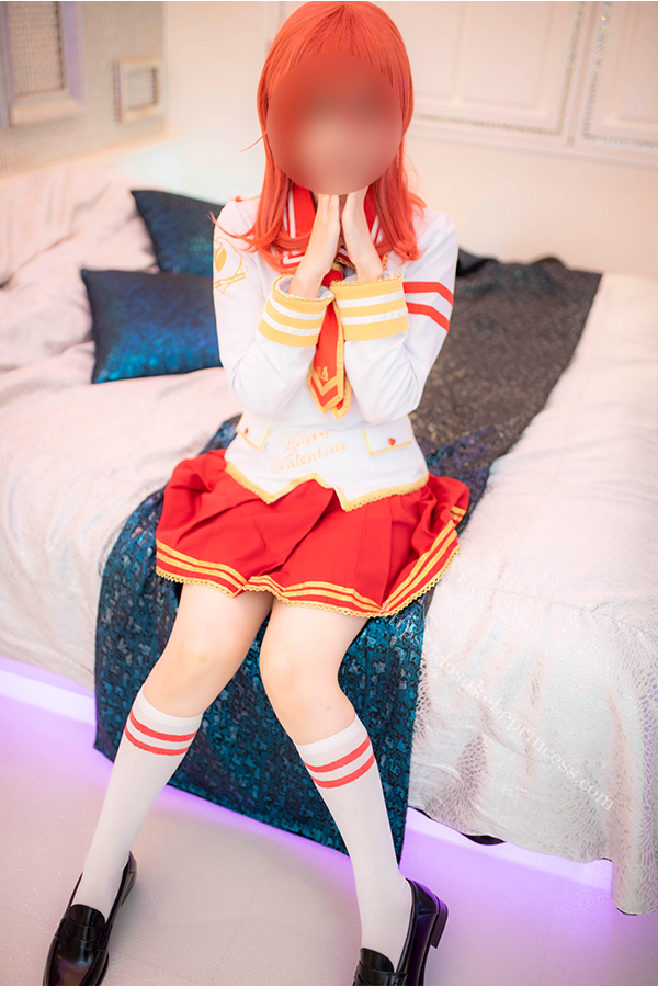 ラブライブ！西木野真姫のコスプレでポーズをとるコスプレイヤー