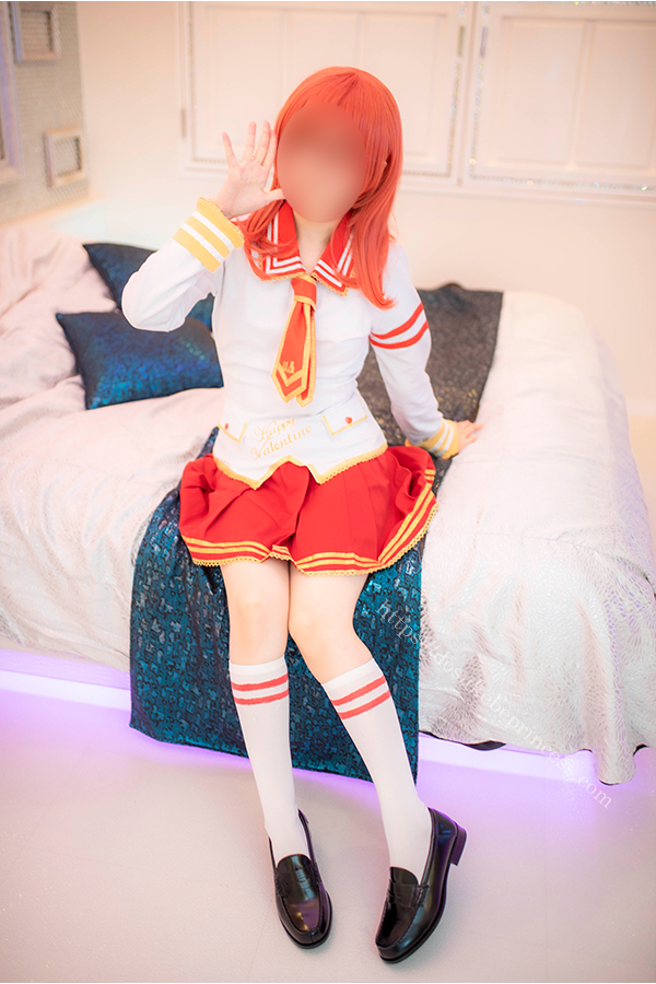ラブライブ！西木野真姫のコスプレでポーズをとるコスプレイヤー