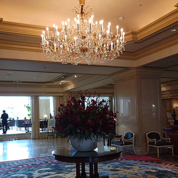 リーガロイヤルホテル東京のロビーのシャンデリア