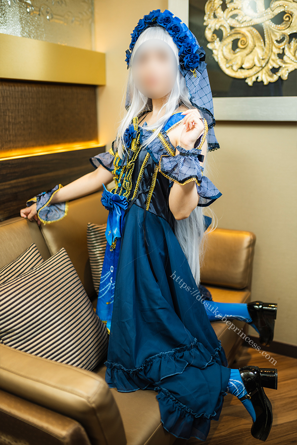 BanG Dream! Roselia湊友希那コスプレでポーズをとるコスプレイヤー