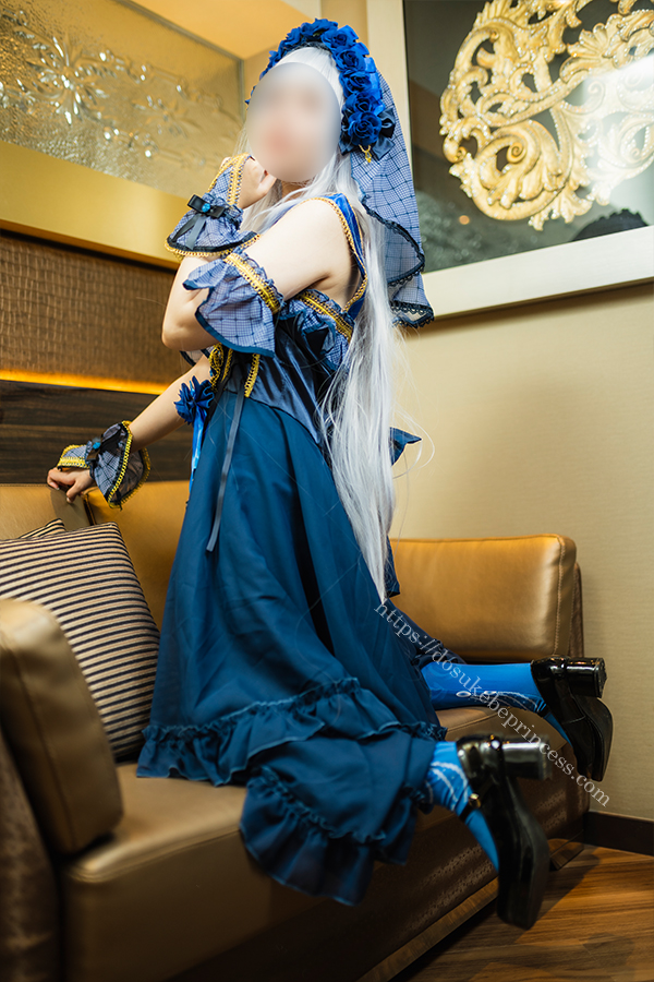 BanG Dream! Roselia湊友希那コスプレでポーズをとるコスプレイヤー