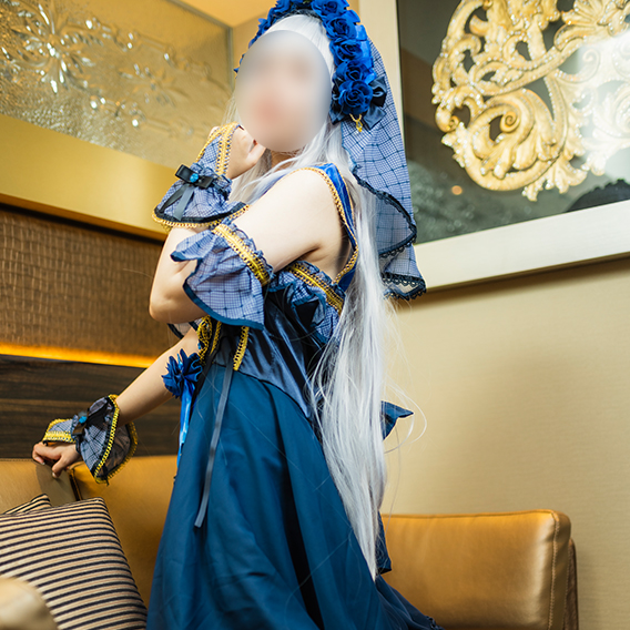 BanG Dream! Roselia湊友希那コスプレでポーズをとるコスプレイヤー