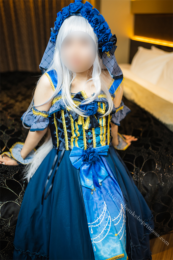 BanG Dream!Roselia湊友希那コスプレでポーズをとるコスプレイヤー