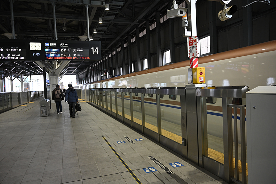 富山駅の新幹線ホーム