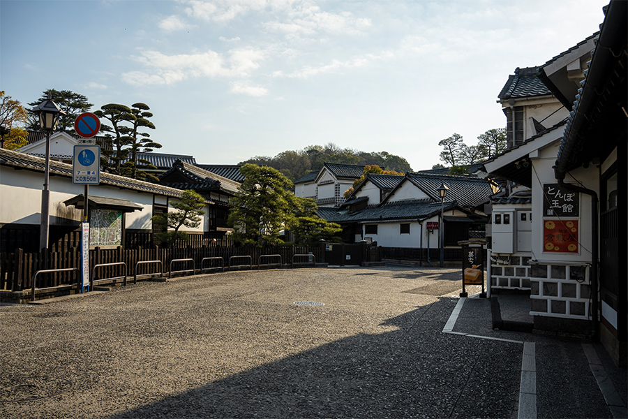 早朝の倉敷美観地区の景色