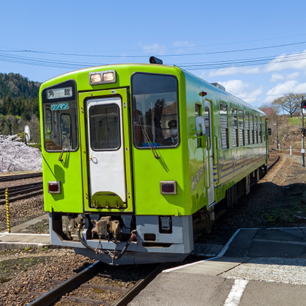 秋田内陸縦貫鉄道の阿仁合に停車する列車