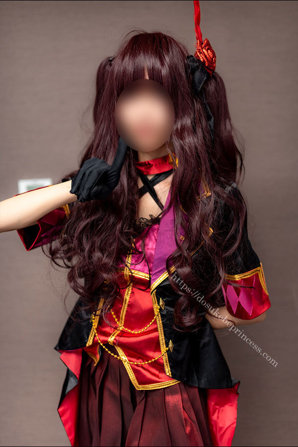 アイドルマスターシンデレラガールズ一ノ瀬志希のコスプレでポーズをとるコスプレイヤー