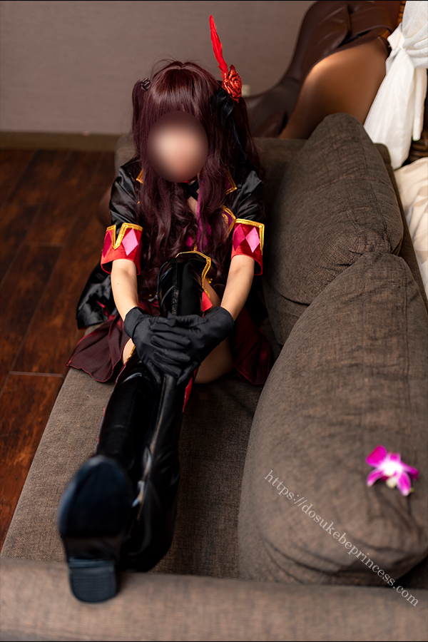 アイドルマスターシンデレラガールズ一ノ瀬志希のコスプレでポーズをとるコスプレイヤー
