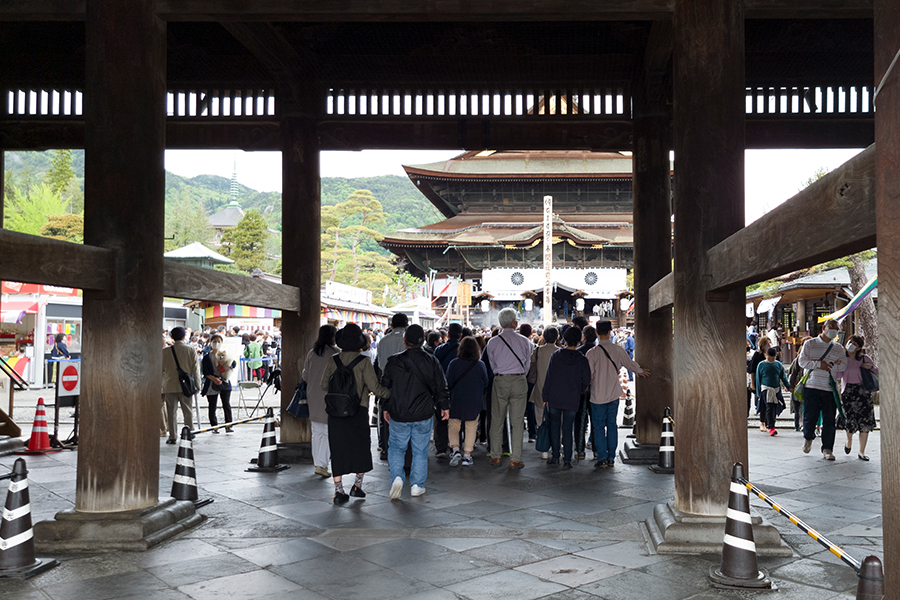 善光寺御開帳の回向柱