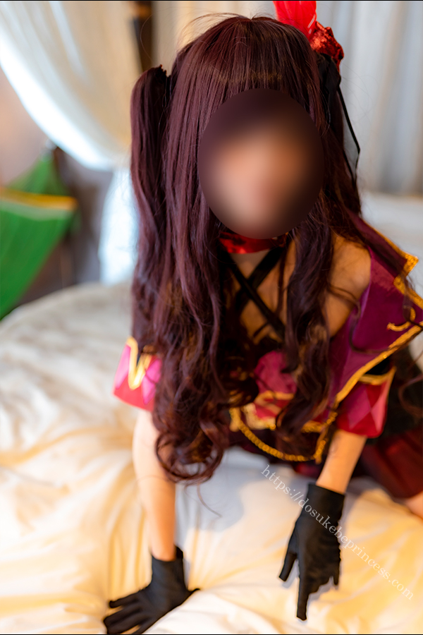 アイドルマスターシンデレラガールズ一ノ瀬志希のコスプレでポーズをとるコスプレイヤー
