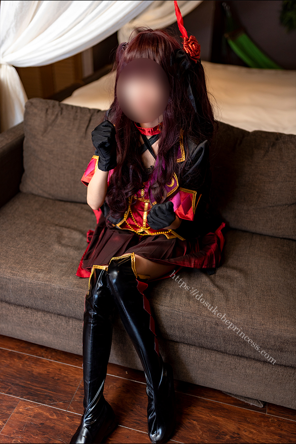 アイドルマスターシンデレラガールズ一ノ瀬志希のコスプレでポーズをとるコスプレイヤー