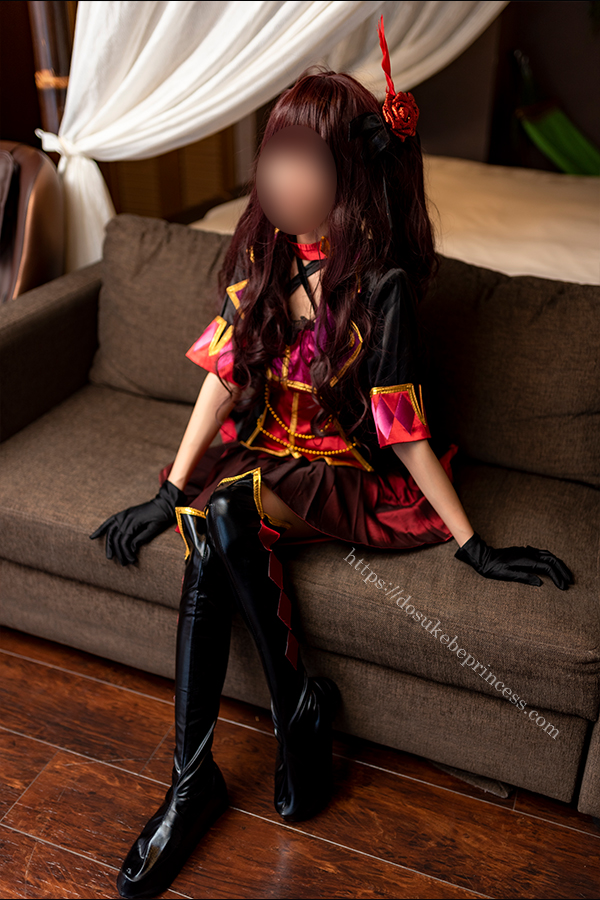 アイドルマスターシンデレラガールズ一ノ瀬志希のコスプレでポーズをとるコスプレイヤー