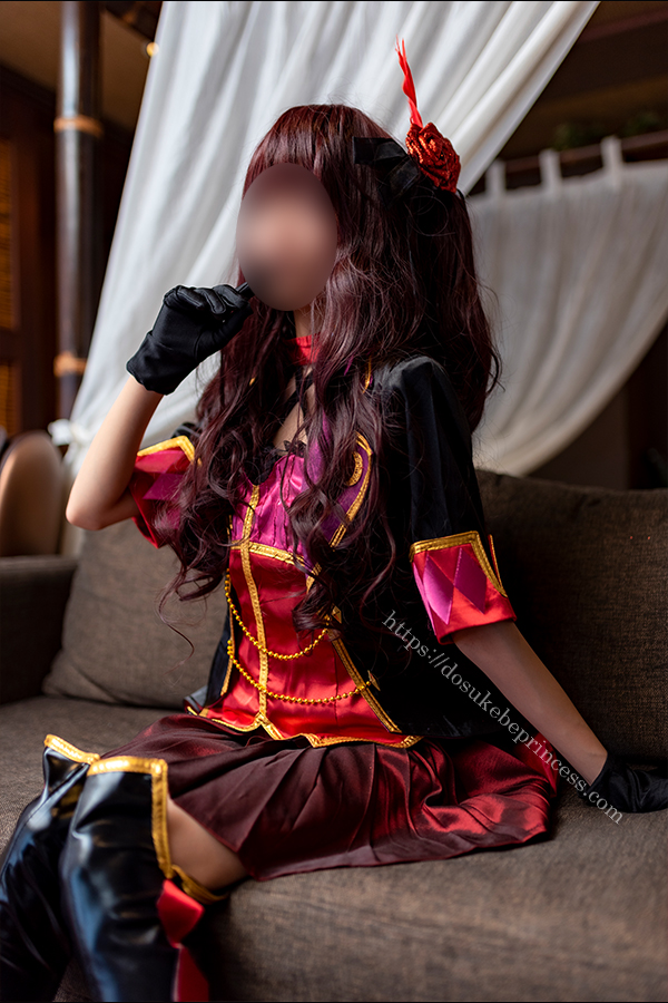 アイドルマスターシンデレラガールズ一ノ瀬志希のコスプレでポーズをとるコスプレイヤー