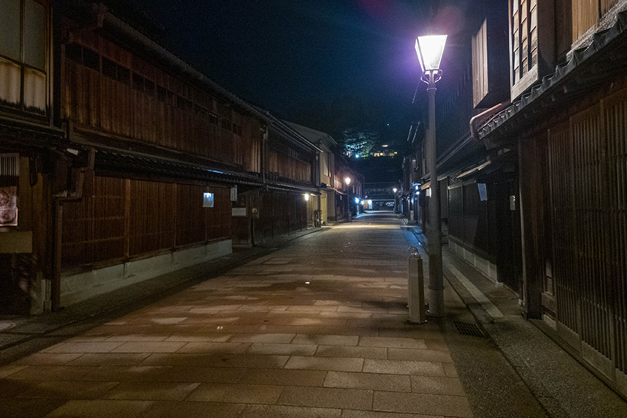 夜の東茶屋街