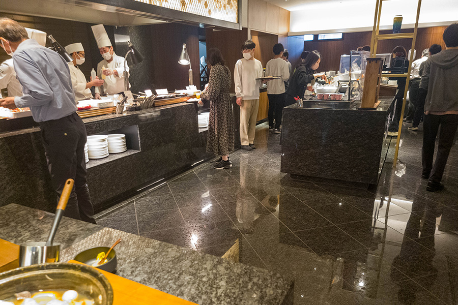 朝食ビュッフェ会場の様子