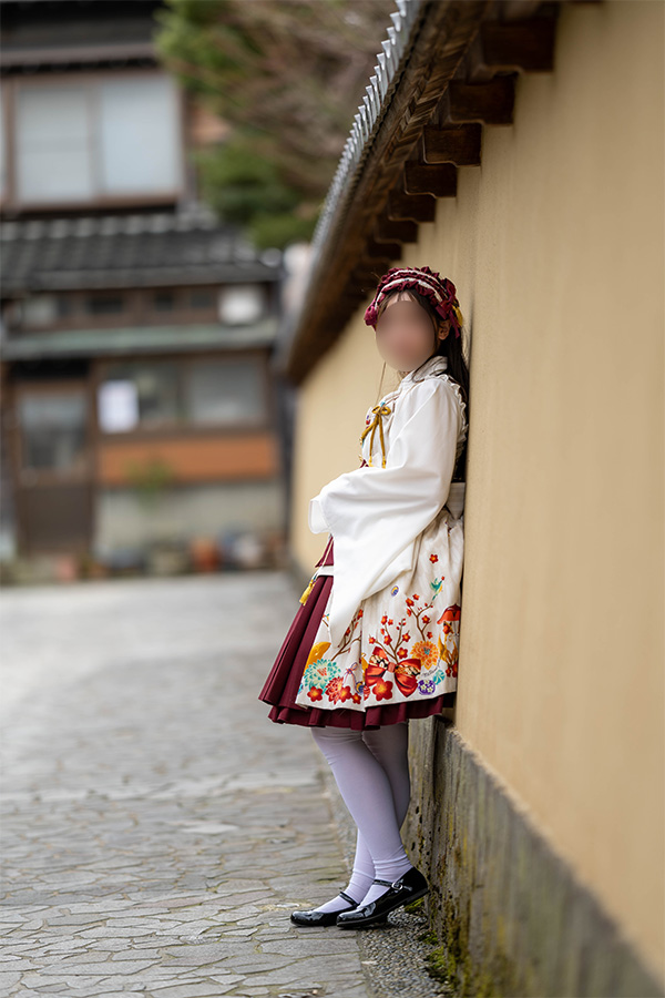 長町武家屋敷跡を観光するロリータ服の女の子