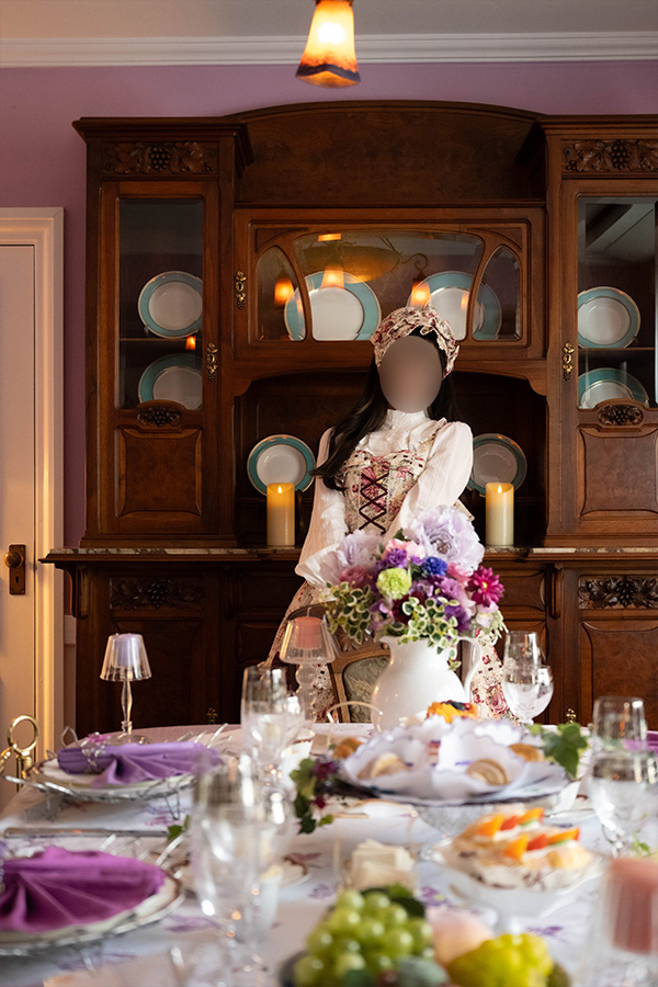 神戸北野異人館を見学するロリータ服の女の子